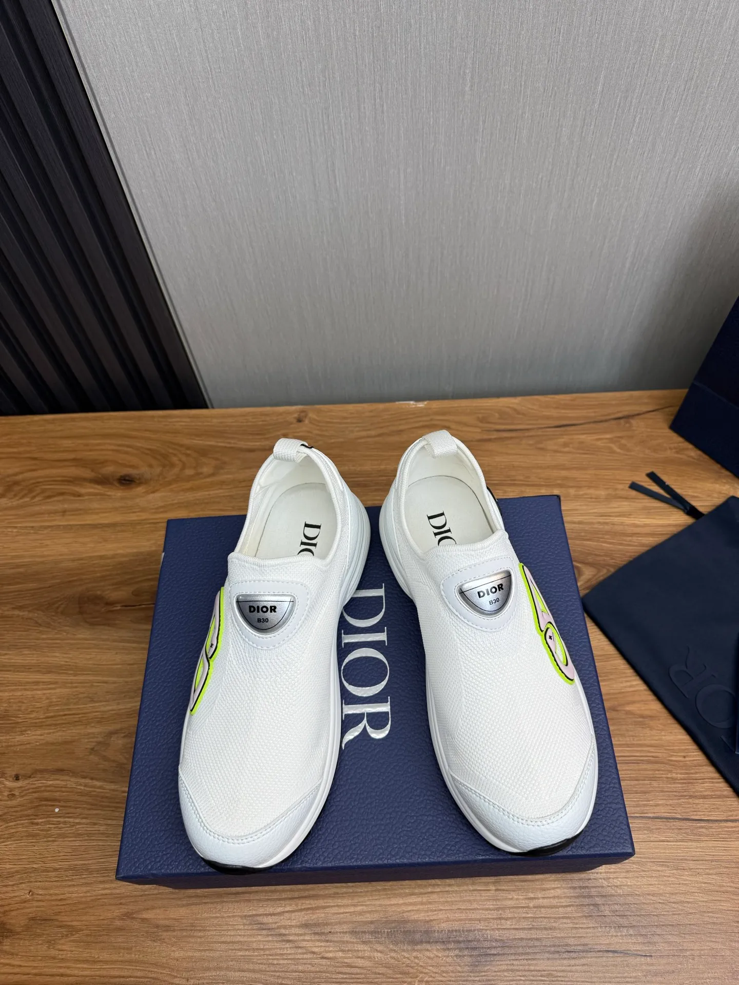 Men's shoes 💰540💰 Dior Dior B30 latest hot model shipped, original 1:1 manufacturing ▪️ Fabric: Original custom fly woven ▪️ Lining: Imported breathable mesh ▪️ Sole: Original molded non-slip outsole ▪️ Size: 38-45 (custom-made 45 non-returnable)